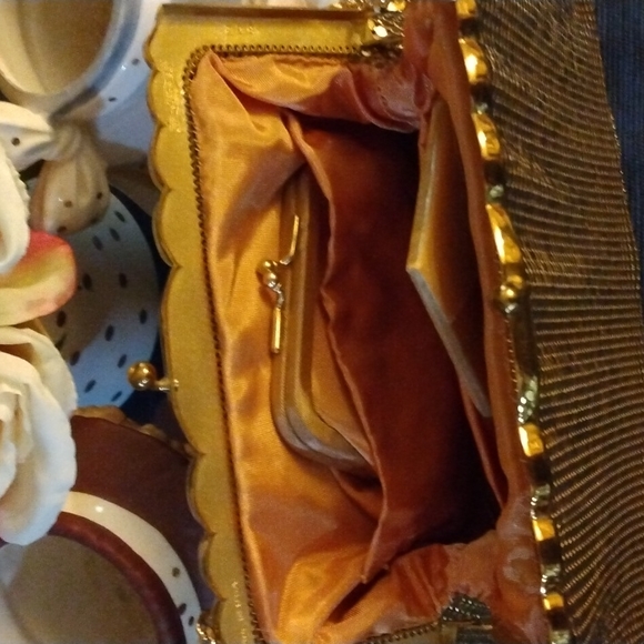 Vintage,Whiting&Davis # 2981,Gold Metallic Evening Bag with Mother of Pearl top. - Picture 12 of 16
